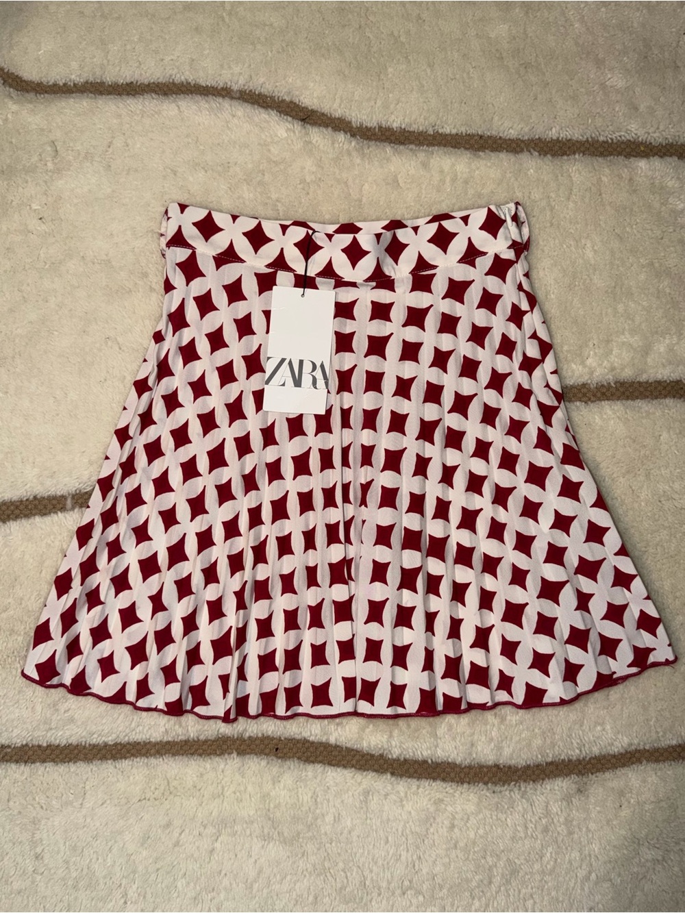 Zara NWT Women’s XS Red White Geometric Pleated Mini Skirt